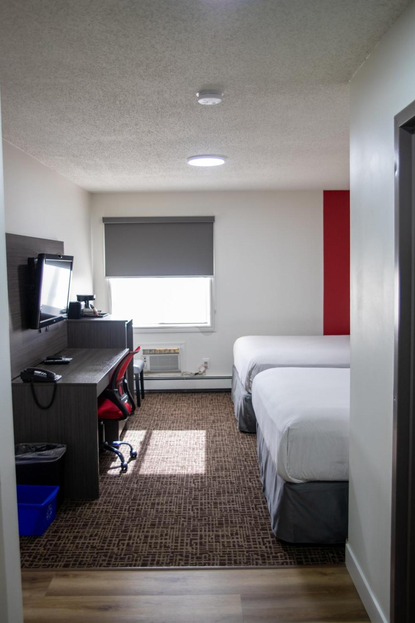 Hotel Ramada By Wyndham Dawson Creek Zewnętrze zdjęcie