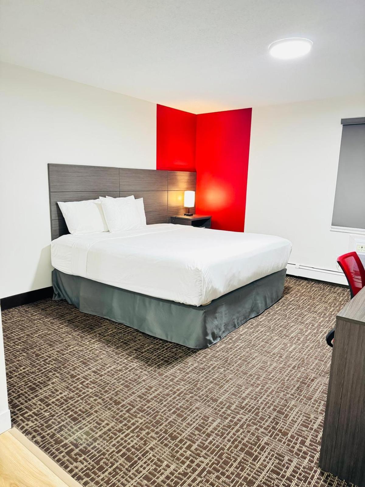 Hotel Ramada By Wyndham Dawson Creek Zewnętrze zdjęcie