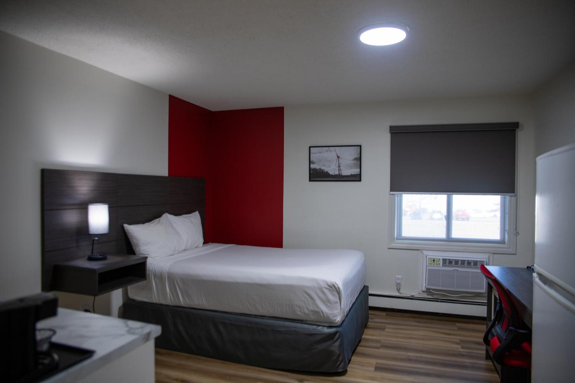 Hotel Ramada By Wyndham Dawson Creek Zewnętrze zdjęcie
