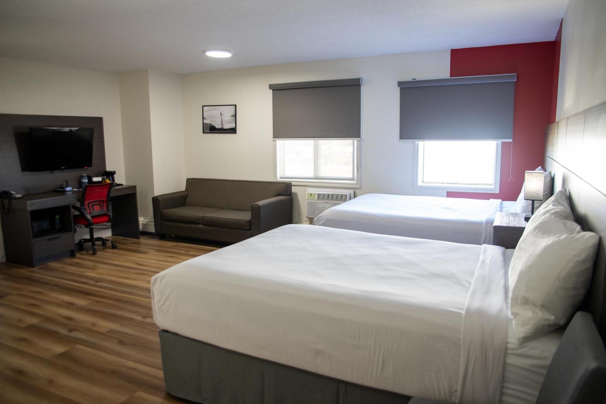 Hotel Ramada By Wyndham Dawson Creek Zewnętrze zdjęcie